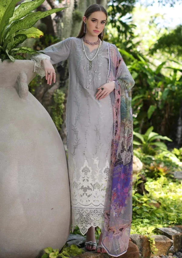 NOOR BY SAADIA ASAD LUXURY CHIKANKARI