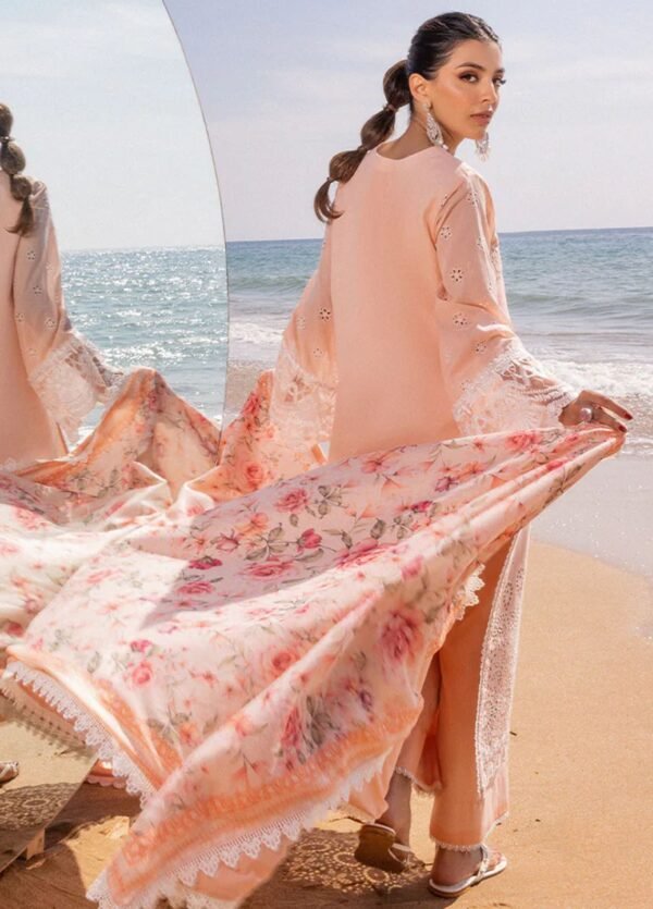 ZAINAB CHOTTANI CHIKANKARI LAWN - Image 3